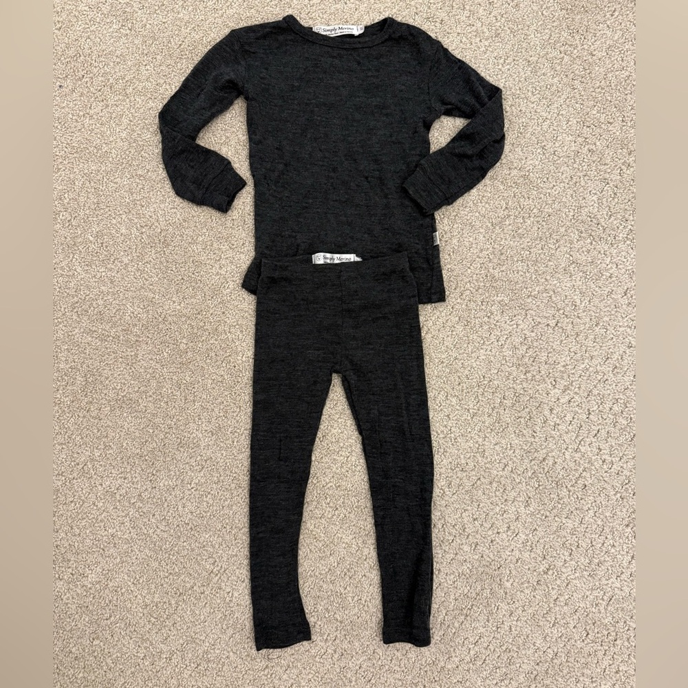 Simply Merino Cozy Charcoal 100% Merino Wool base Layer Knit Thermal Set